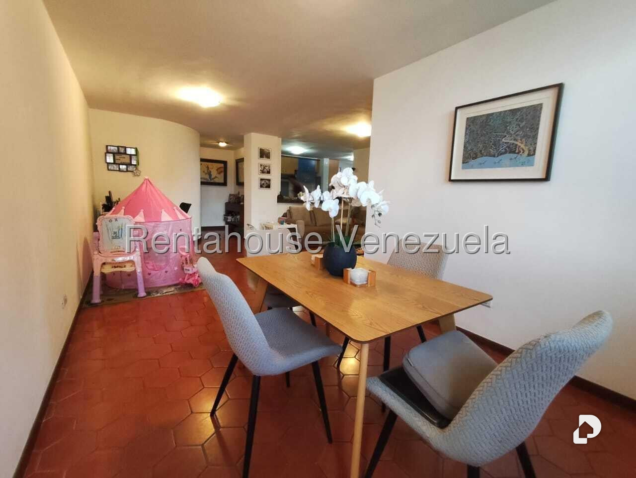 Apartamento en Los Palos Grandes, Caracas – 11