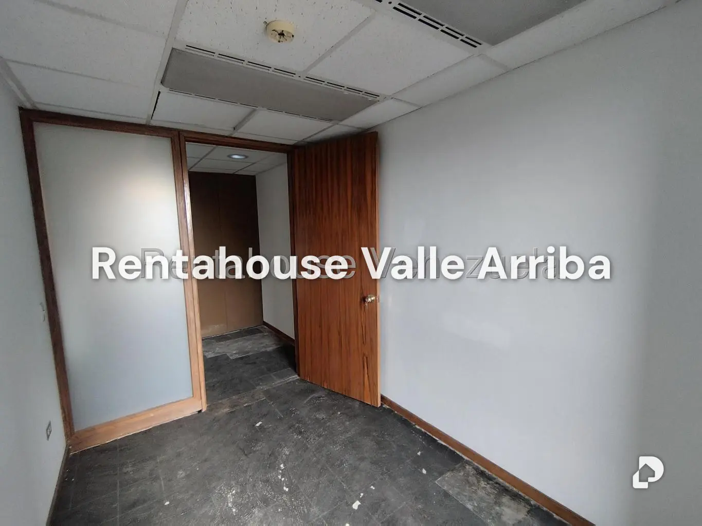 Office in Los Palos Grandes, Caracas – 24