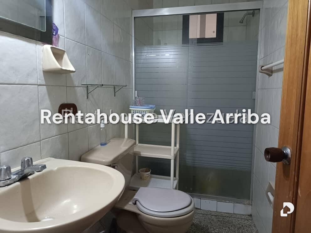 Casa en Colinas de Vista Alegre, Caracas – 27