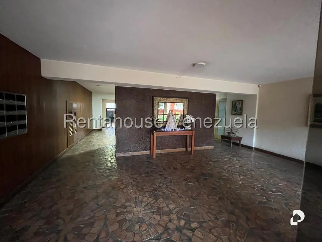 Apartamento en La Boyera, Caracas – 2