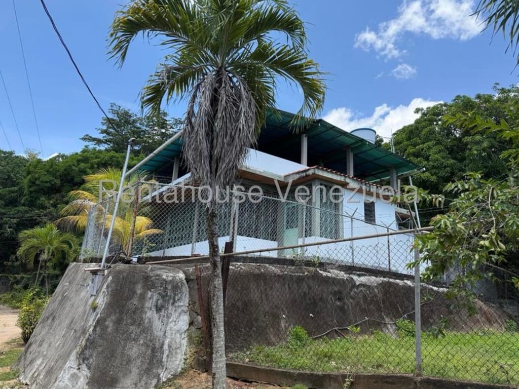 Casa en Chuspa, Brión