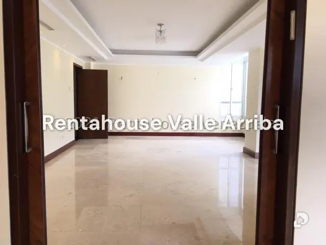 Apartamento en La Florida, Caracas – 12