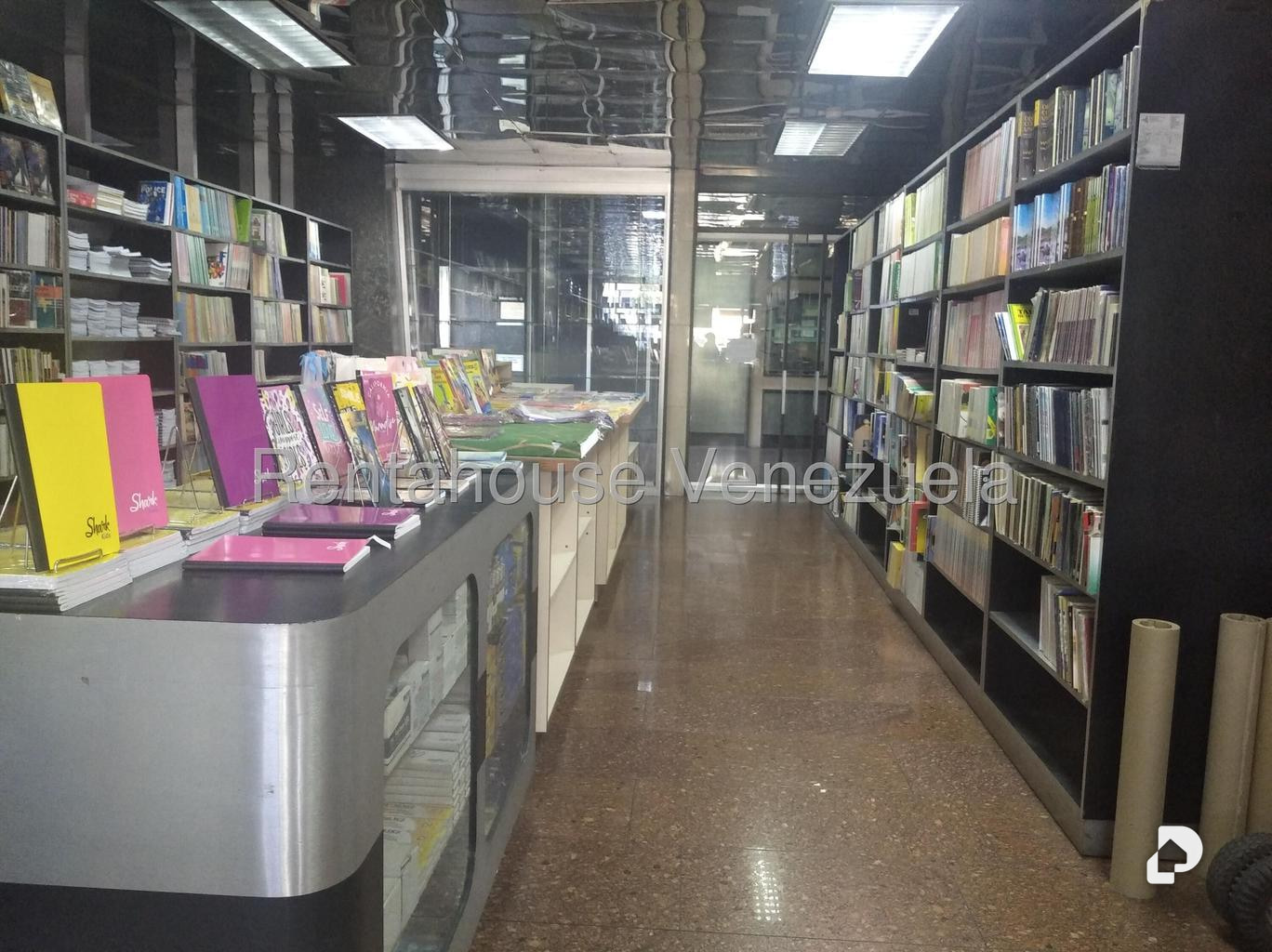 Local comercial en San Martín, Caracas – 12