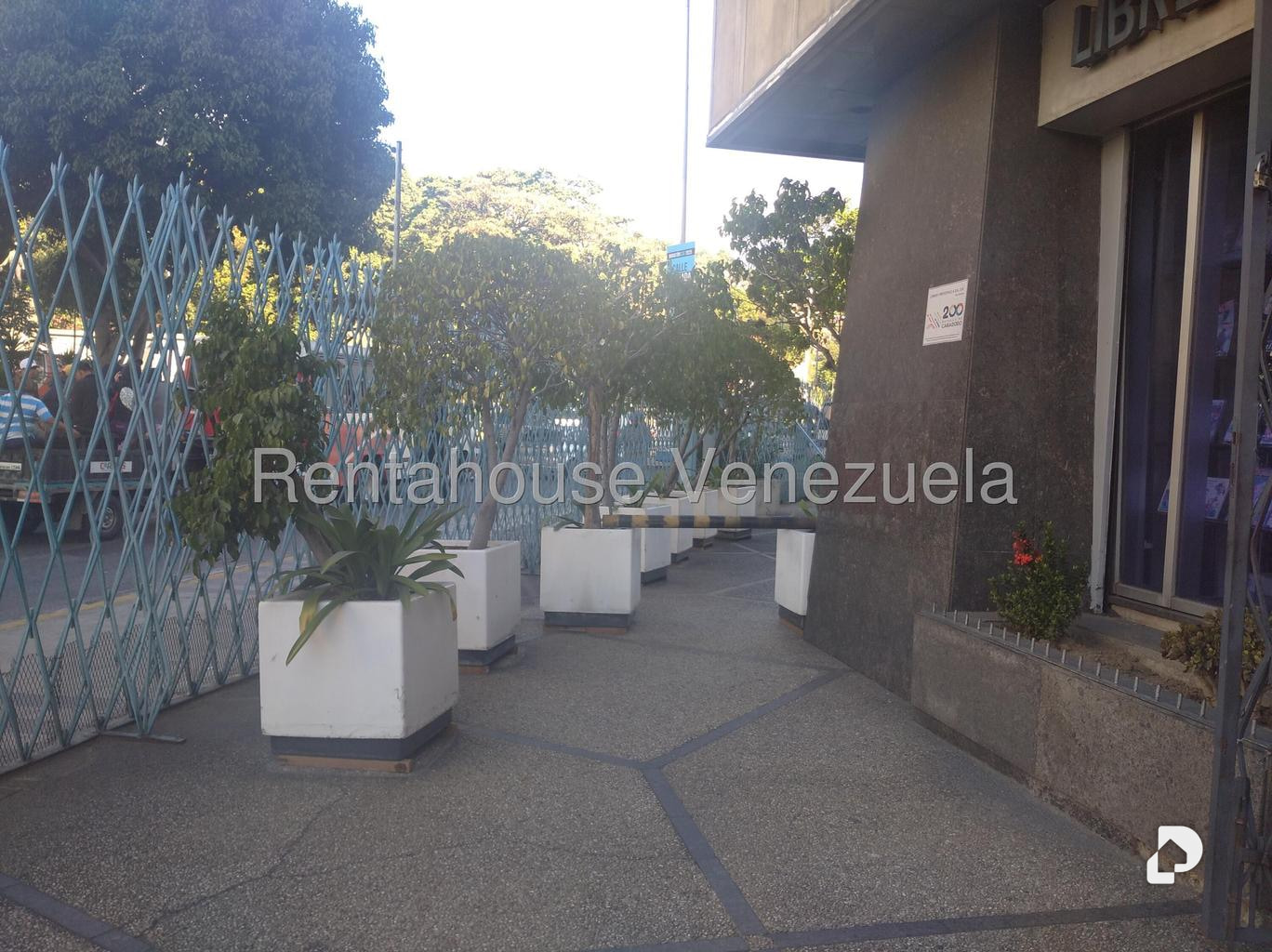 Local comercial en San Martín, Caracas – 7