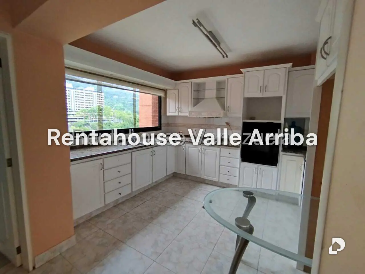 Apartamento en Las Esmeraldas, Caracas