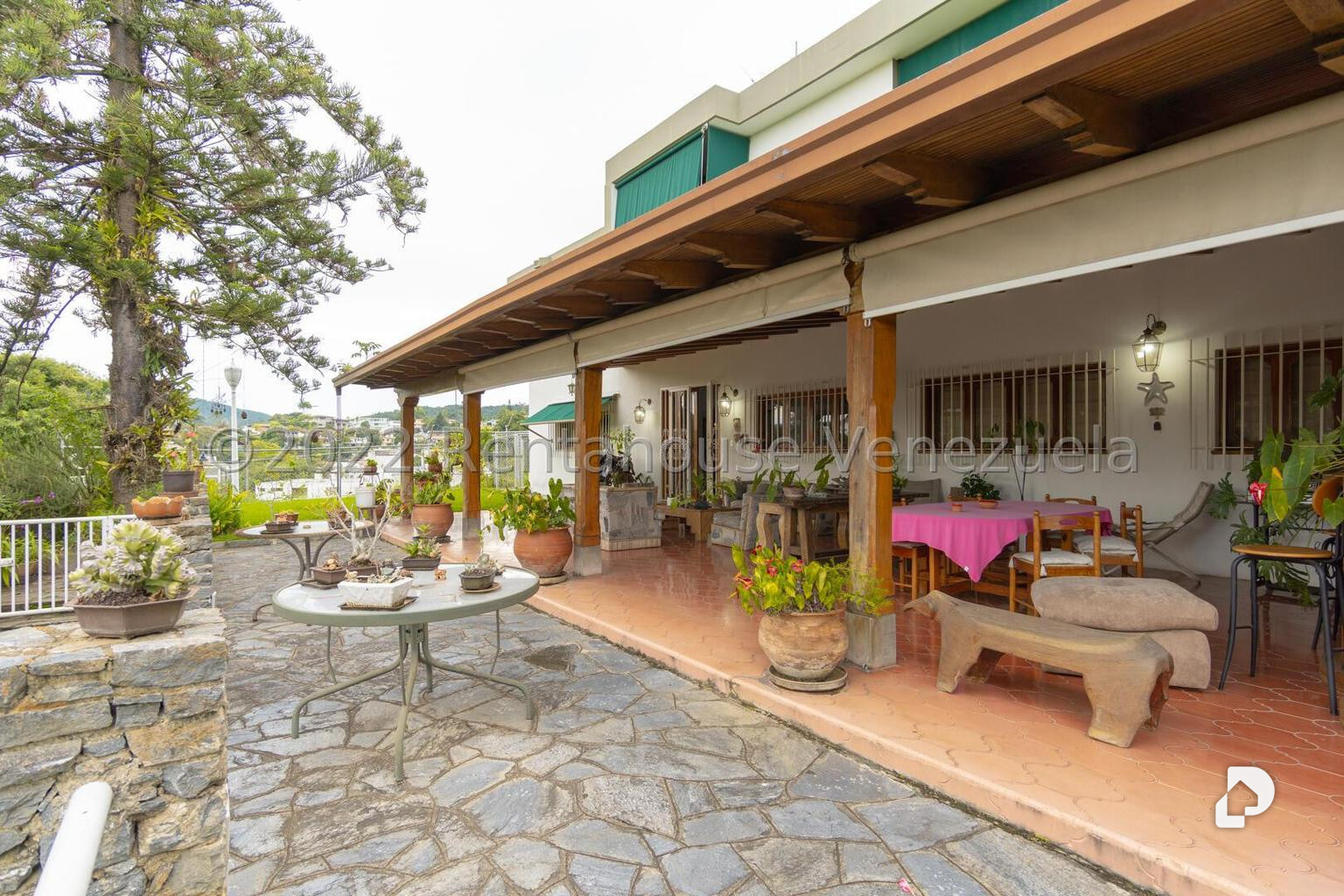 Casa en Cumbres de Curumo, Caracas – 18