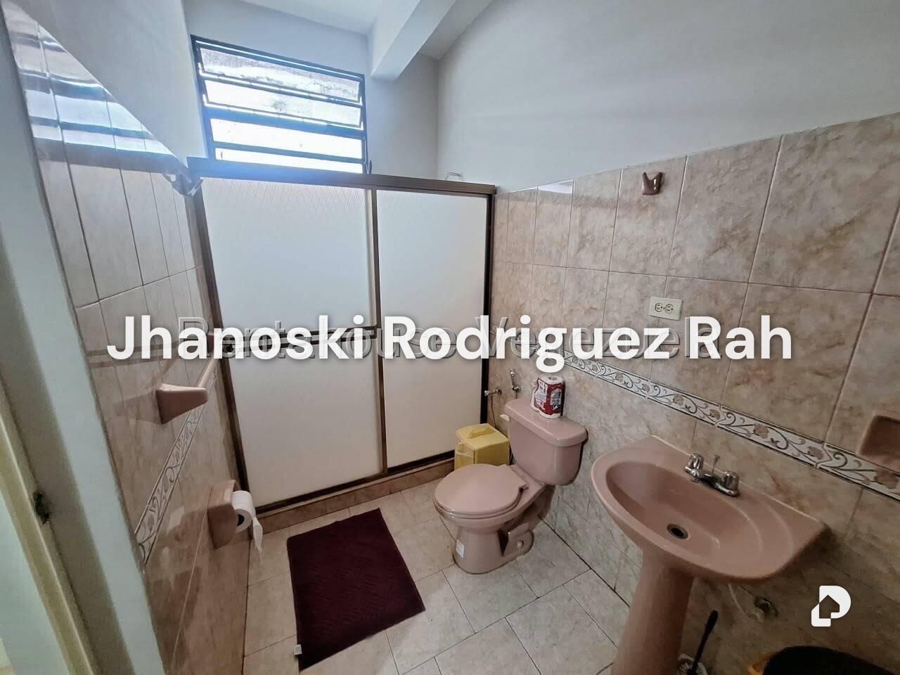 Casa en Barrio Las Brisas, Barquisimeto – 28