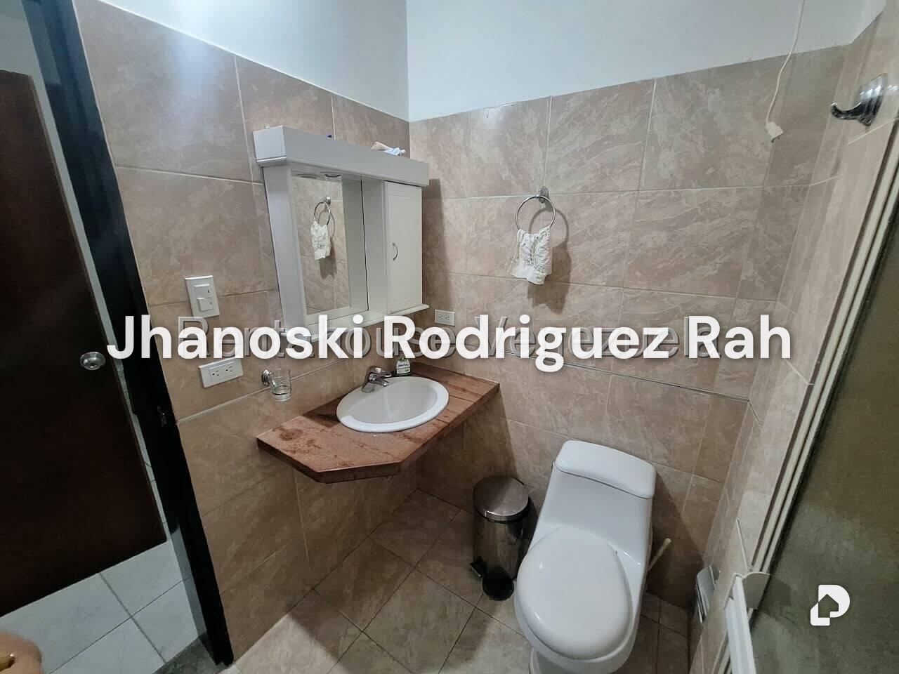 Casa en Barrio Las Brisas, Barquisimeto – 14