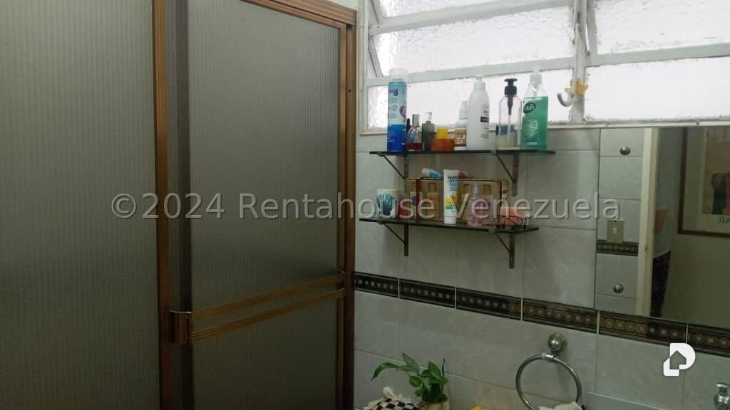 Casa en Lomas De La Trinidad, Caracas – 19