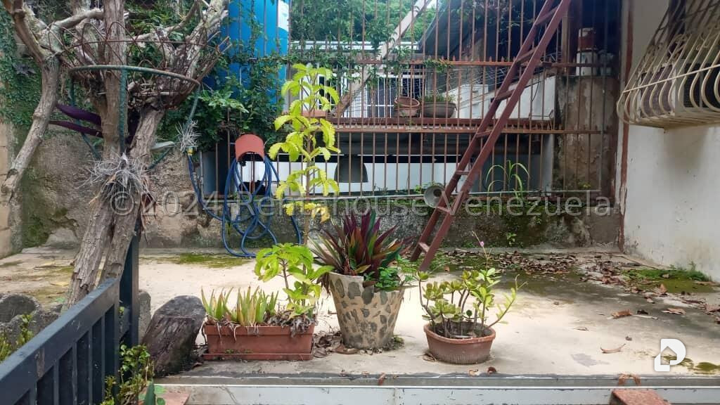 Casa en Lomas De La Trinidad, Caracas – 26