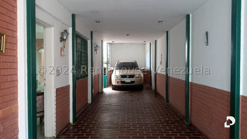 Casa en Lomas De La Trinidad, Caracas – 2