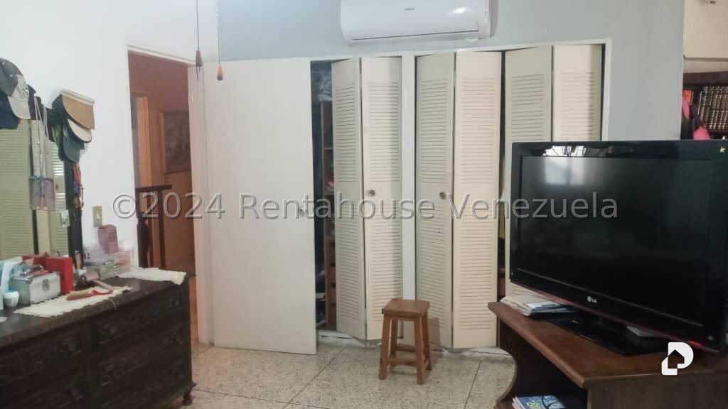 Casa en Lomas De La Trinidad, Caracas – 15