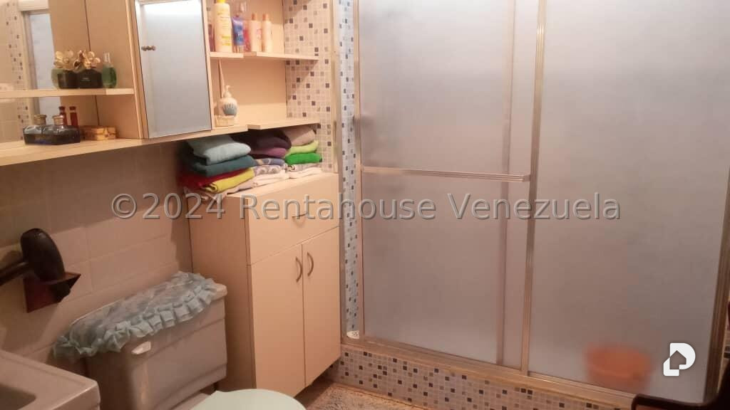 Casa en Lomas De La Trinidad, Caracas – 24