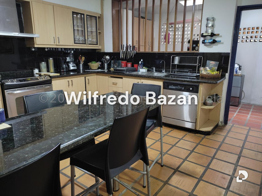 Casa en Los Palos Grandes, Caracas – 11