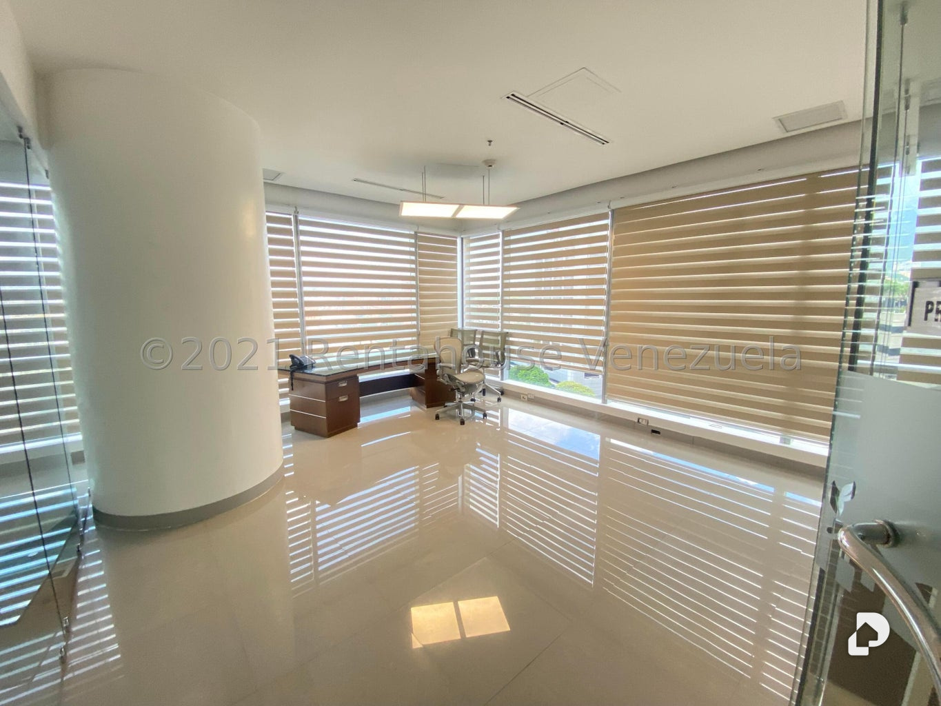 Oficina en La Castellana, Caracas – 15