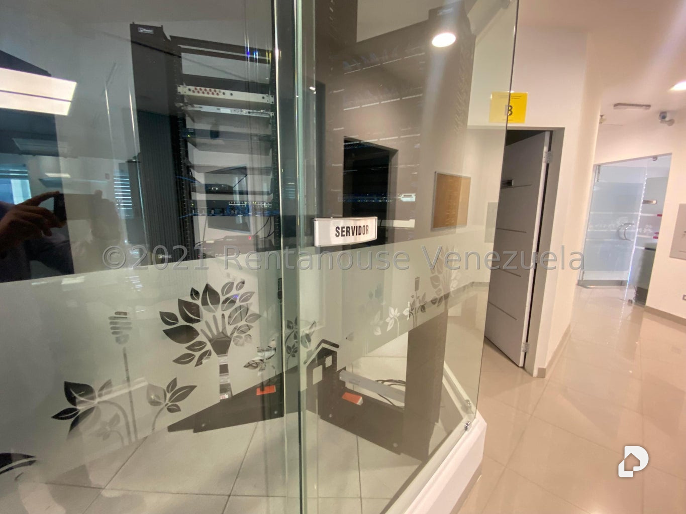 Oficina en La Castellana, Caracas – 26