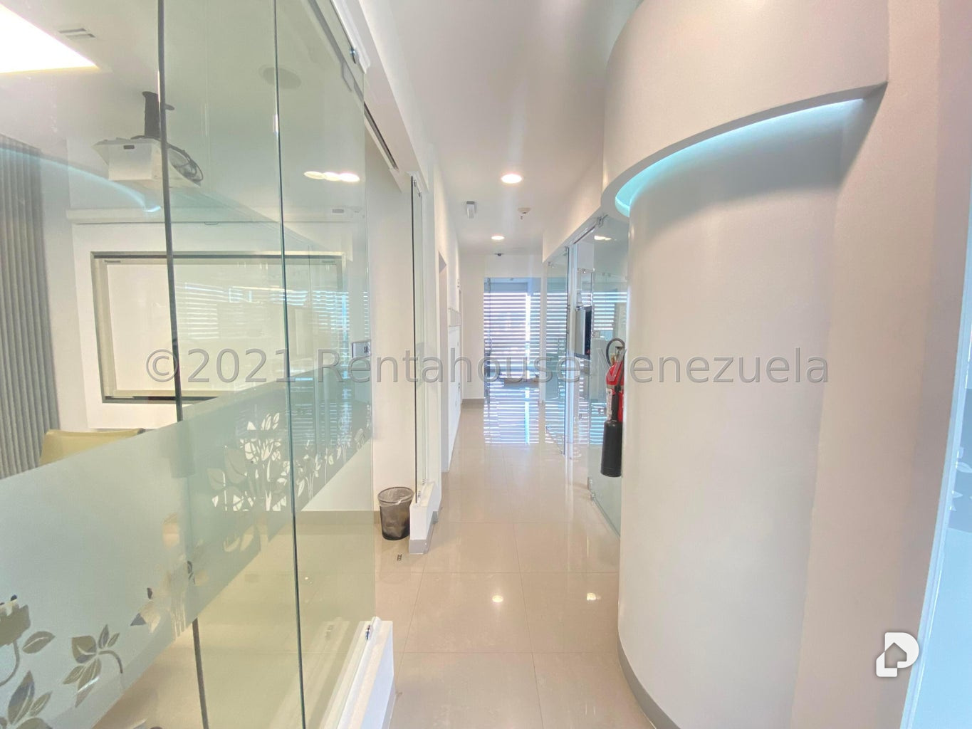 Oficina en La Castellana, Caracas – 16