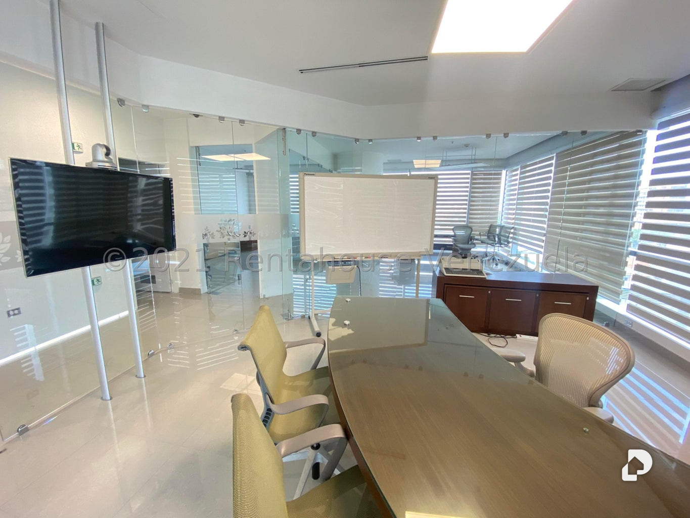 Oficina en La Castellana, Caracas – 14