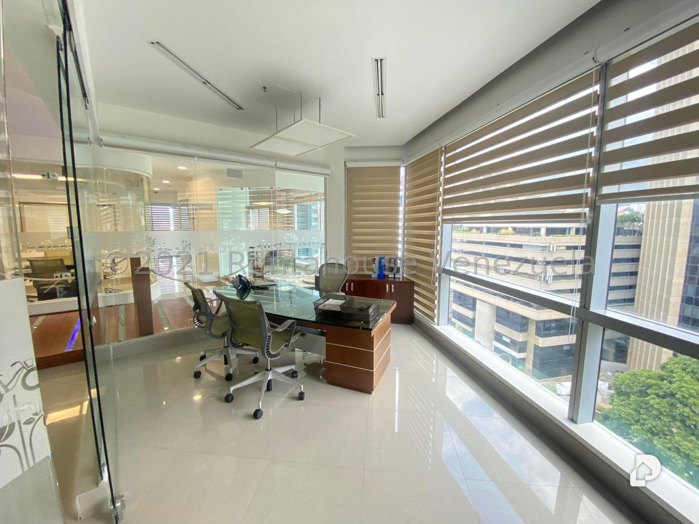 Oficina en La Castellana, Caracas – 17