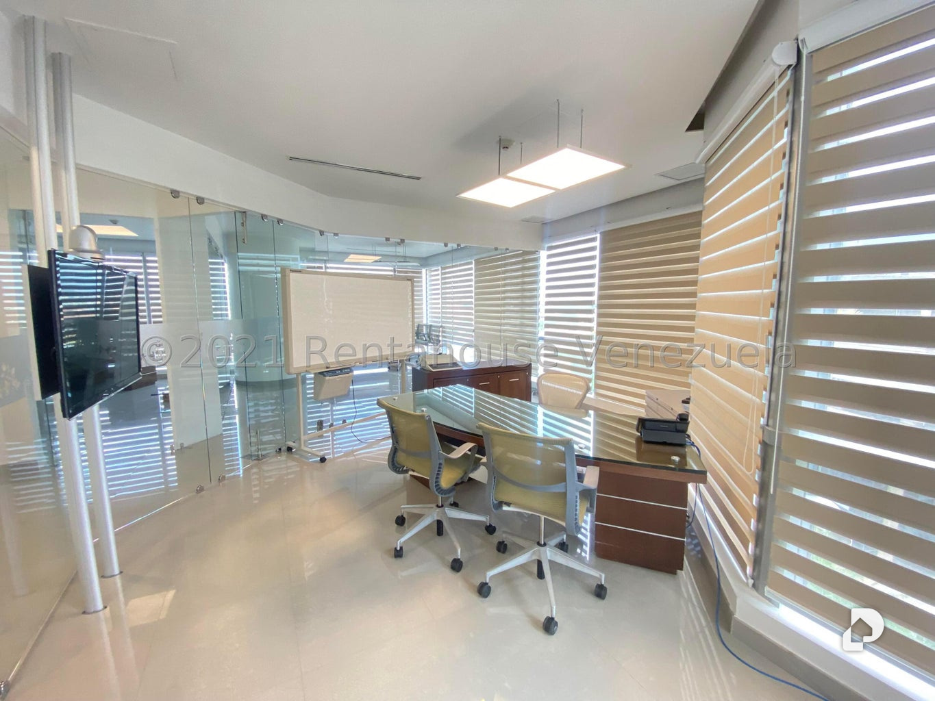 Oficina en La Castellana, Caracas – 13