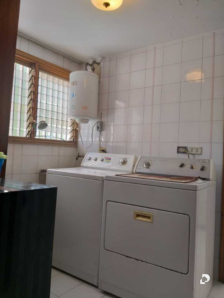 Casa en Colinas de Tamanaco, Caracas – 13