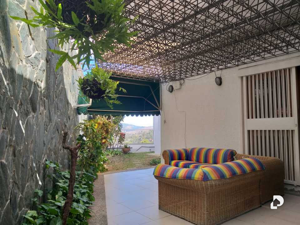 Casa en Colinas de Tamanaco, Caracas – 15