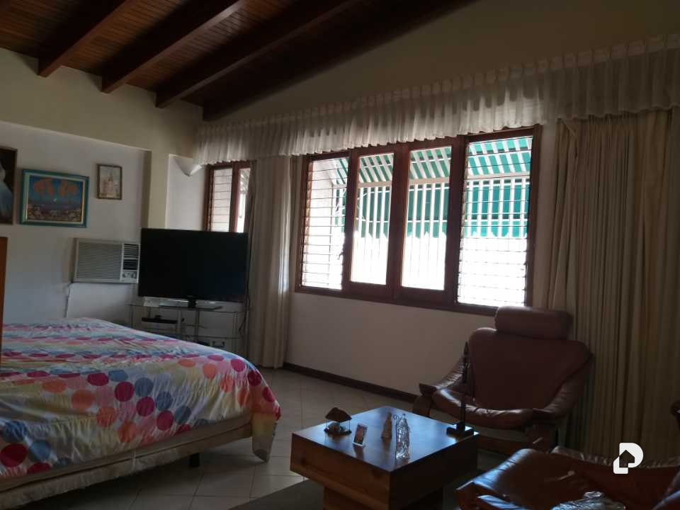 Casa en Colinas de Tamanaco, Caracas – 25