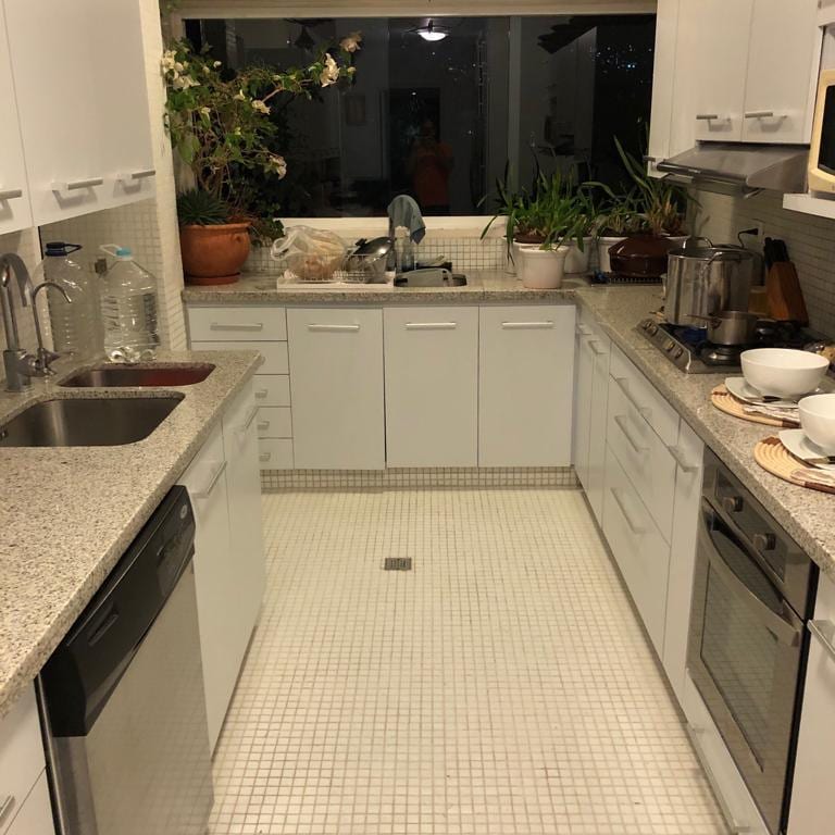 Apartamento en Las Mesetas de Santa Rosa de Lima, Caracas