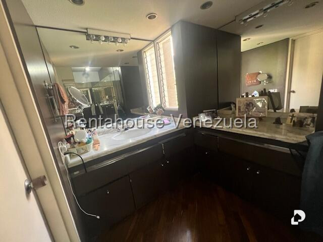 Apartamento en La Florida, Caracas – 20
