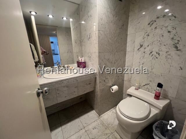 Apartamento en La Florida, Caracas – 13