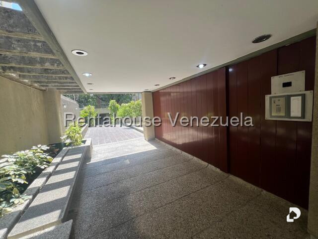 Apartamento en La Florida, Caracas – 23