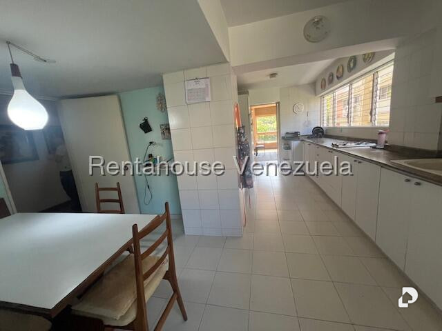 Apartamento en La Florida, Caracas – 11