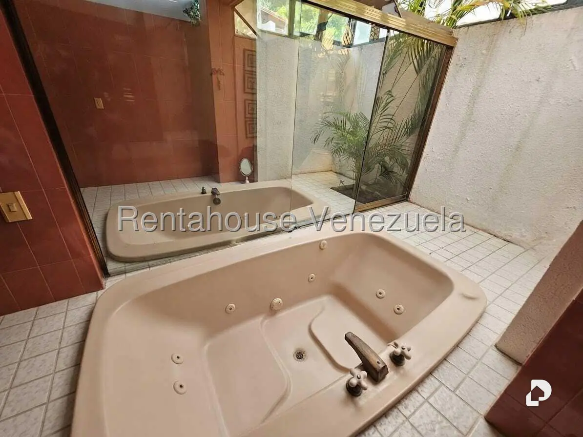 Casa en Alto Prado, Caracas – 31