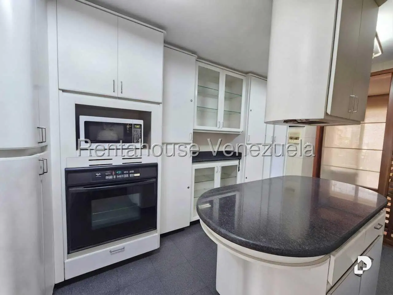 Casa en Alto Prado, Caracas – 23