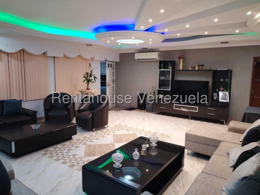 Casa en Parroquia Urbana San José, Valencia - 1