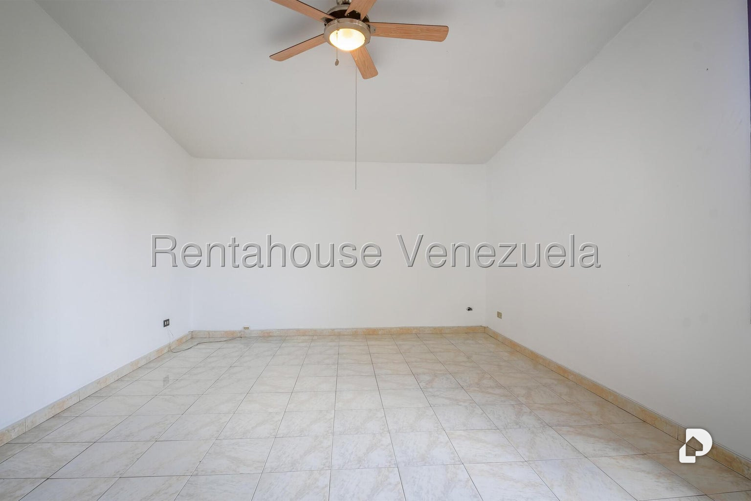Casa en Santa Fe Norte, Caracas – 13