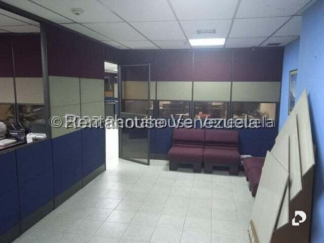 Local comercial en La Urbina, Caracas – 9