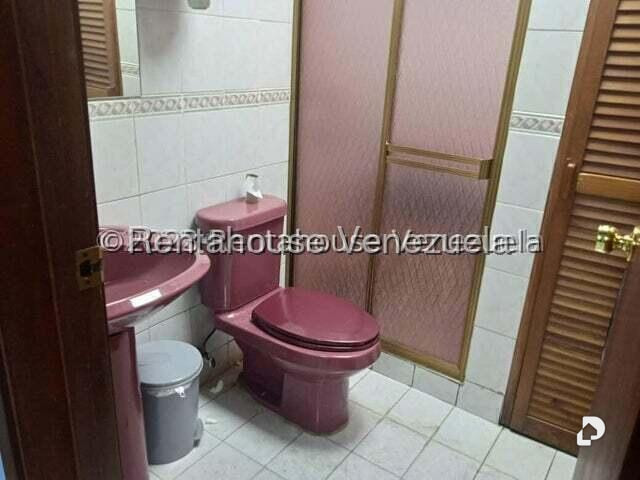 Local comercial en La Urbina, Caracas – 17