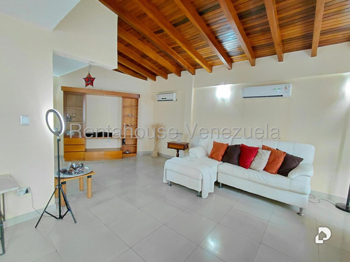 Casa en Lomas De La Trinidad, Caracas – 3