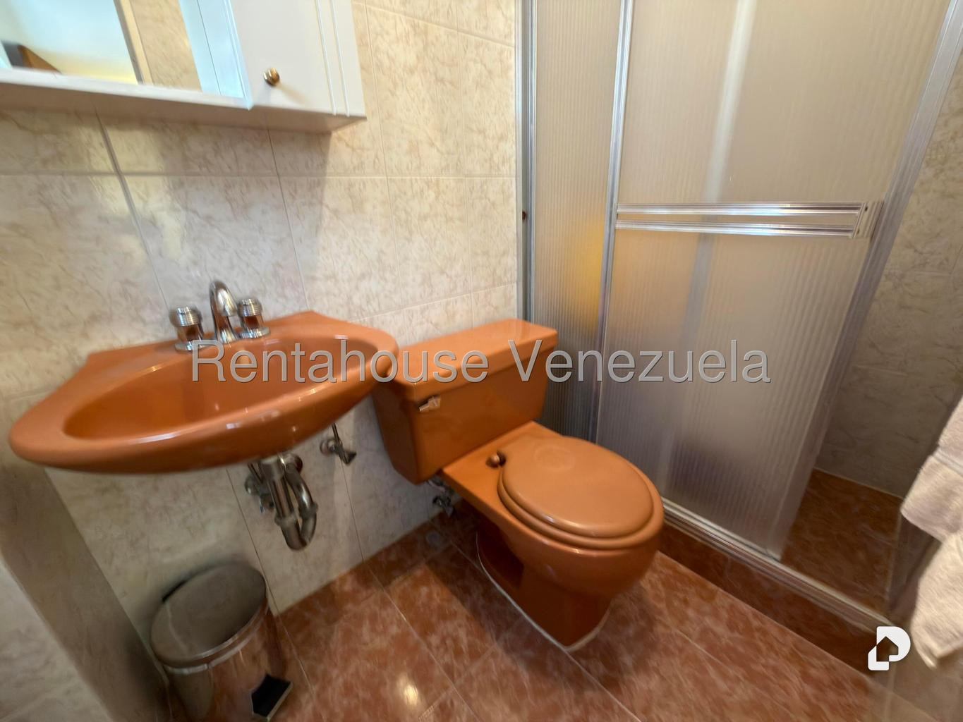 Casa en Alto Prado, Caracas – 24