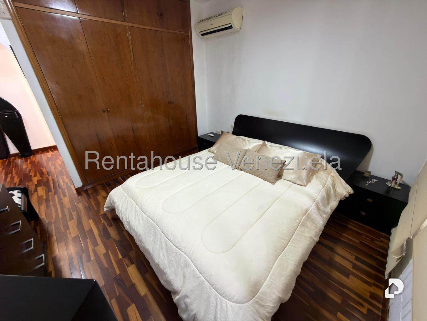Casa en Alto Prado, Caracas – 27