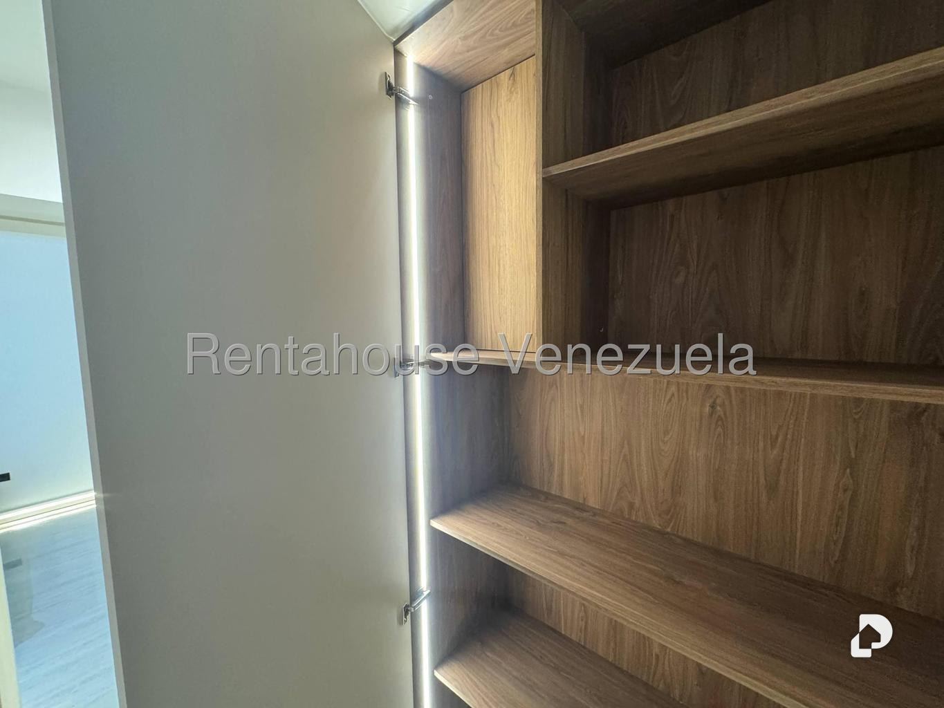 Apartamento en Lomas de La Alameda, Caracas – 25