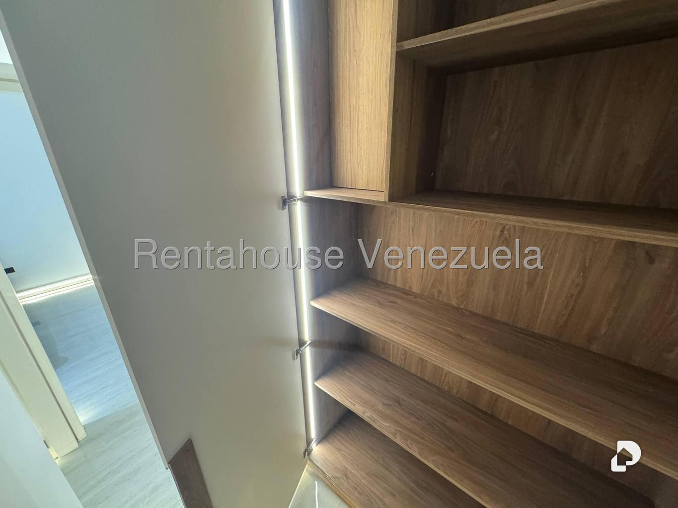 Apartamento en Lomas de La Alameda, Caracas – 26