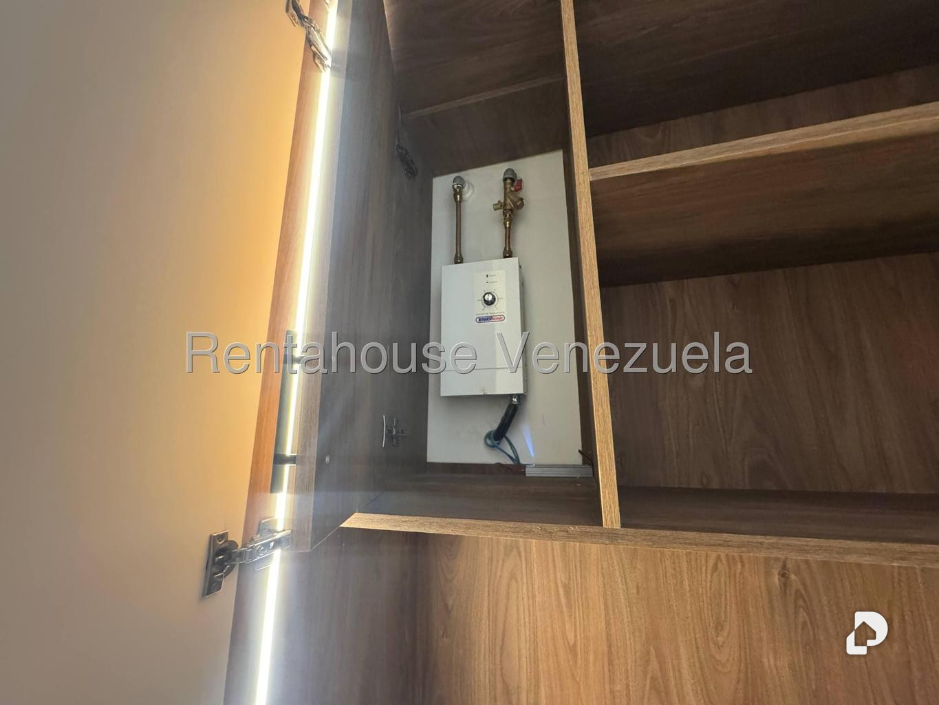 Apartamento en Lomas de La Alameda, Caracas – 28