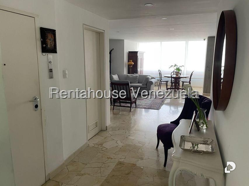 Apartamento en Lomas de Las Mercedes, Caracas – 2