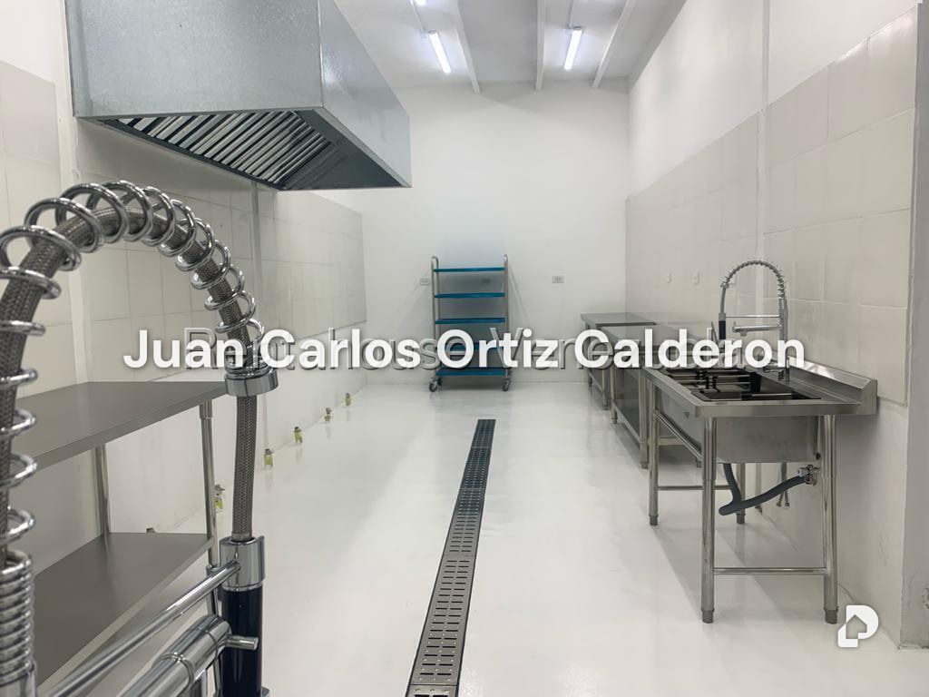 Local comercial en Los Chorros, Caracas – 12
