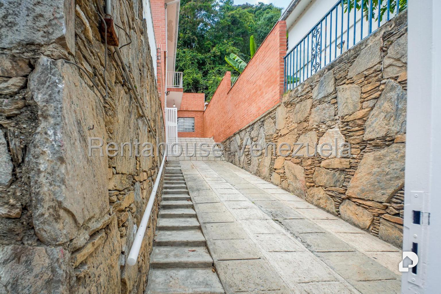 Casa en Santa Fe Norte, Caracas – 29