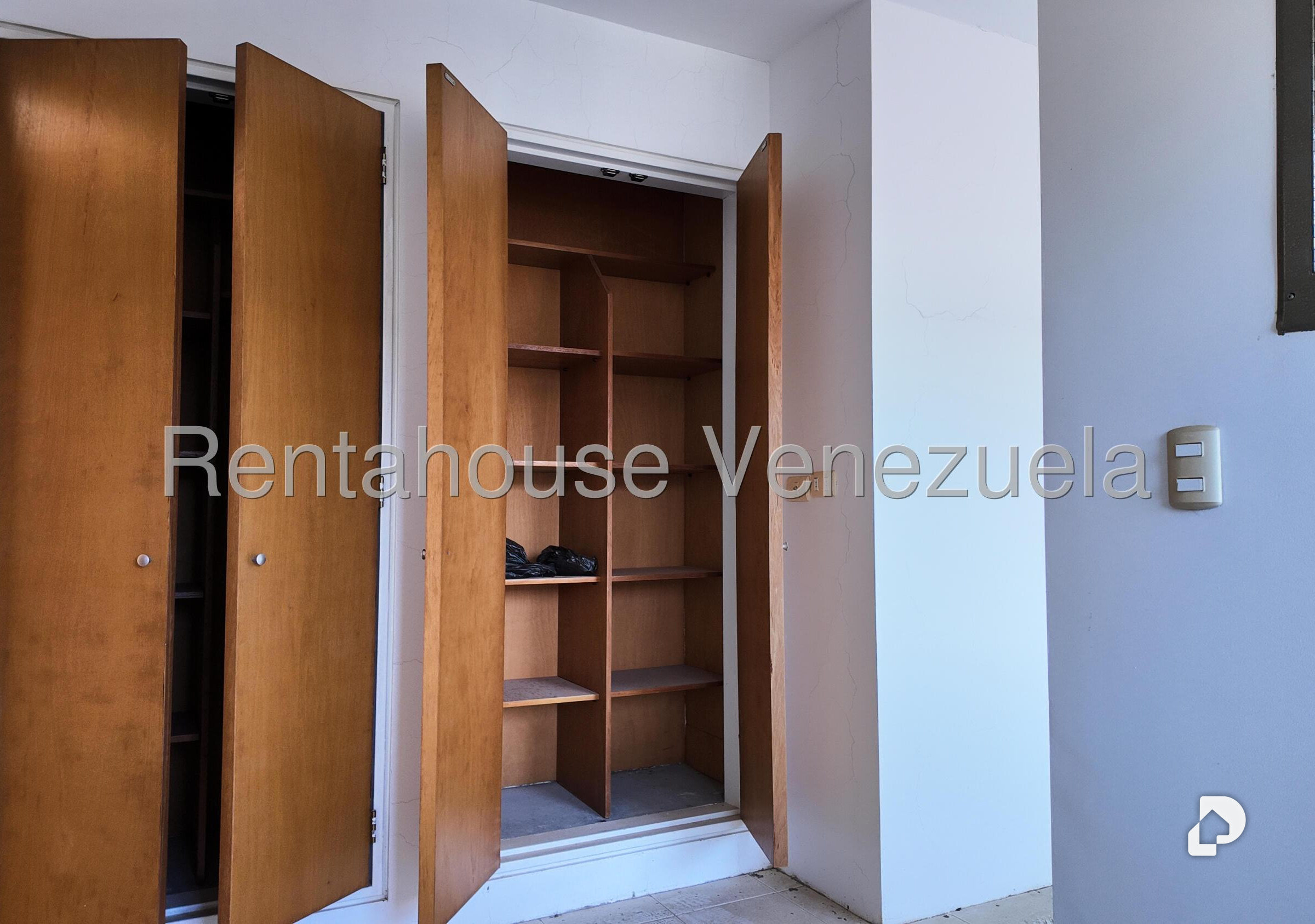 Apartamento en Oripoto, Caracas – 11