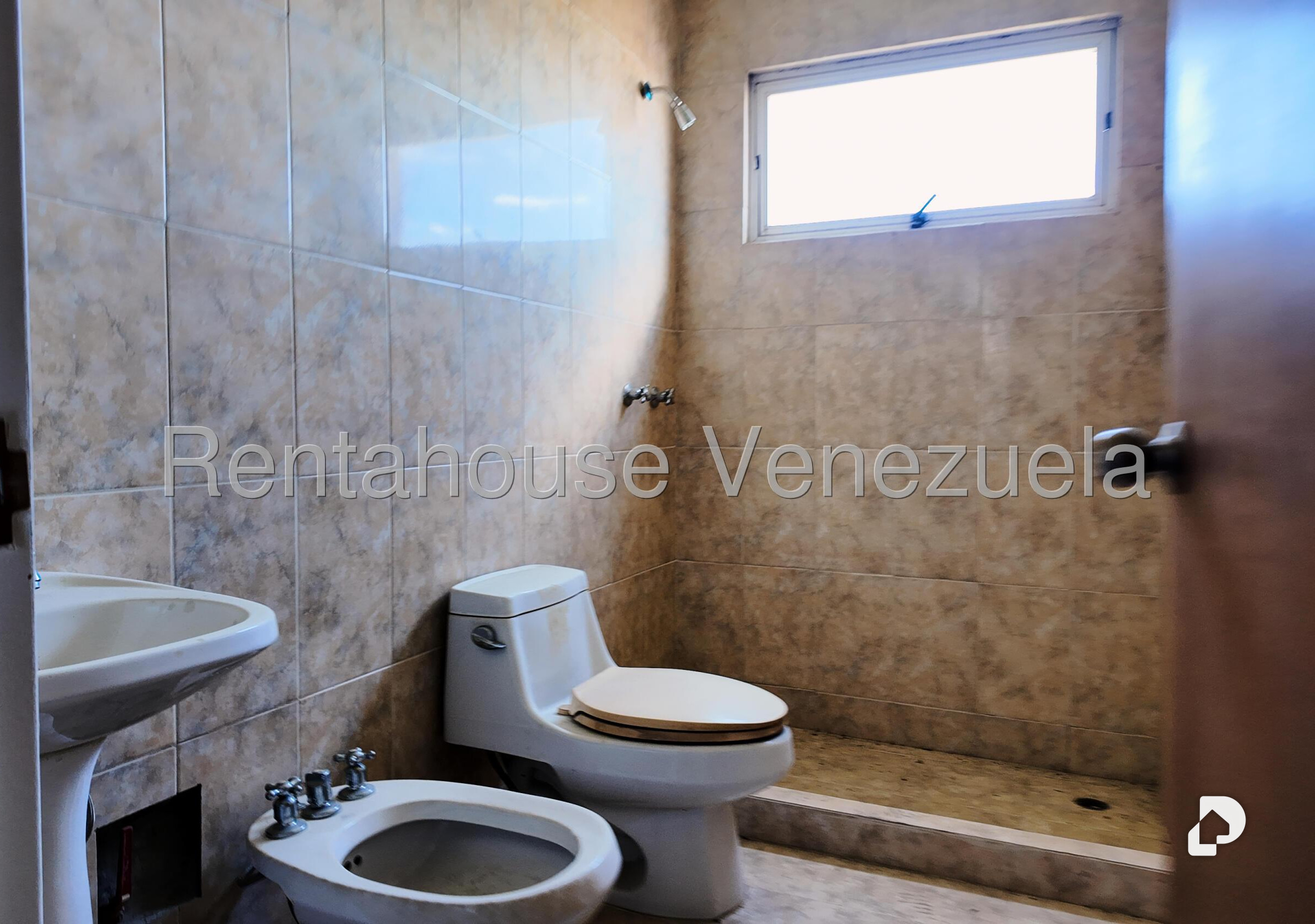 Apartamento en Oripoto, Caracas – 17