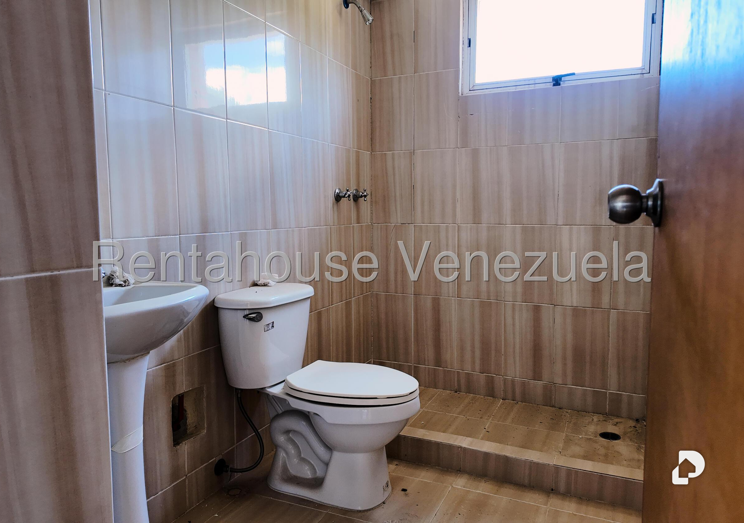 Apartamento en Oripoto, Caracas – 25